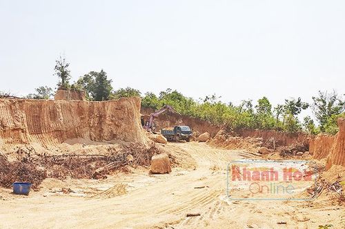 Khai thác khoáng sản ở Sơn Tân