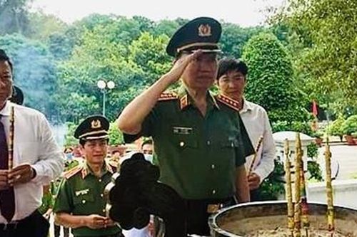 Bộ Công an dâng hương tri ân các anh hùng, liệt sỹ