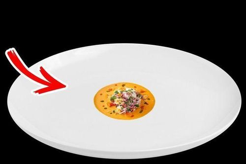 Vì sao các nhà hàng cao cấp phục vụ khẩu phần ăn siêu nhỏ?