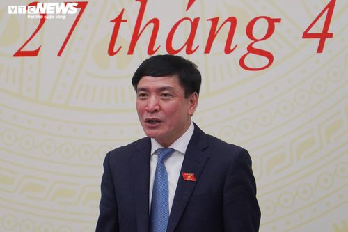 Hai người trẻ nhất ứng cử đại biểu Quốc hội đều là nữ, mới 24 tuổi
