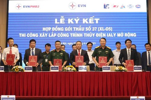 Ký kết thi công công trình Nhà máy thủy điện Ialy mở rộng