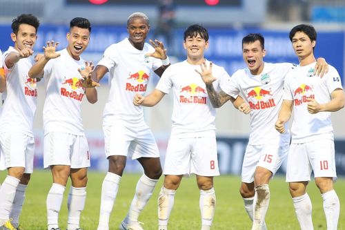 Công Phượng lại ghi bàn, HAGL thắng trận thứ 7 liên tiếp