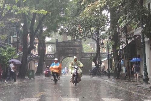 Bắc Bộ có mưa rải rác, Nam Bộ nắng nóng