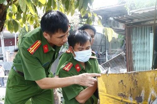 Vợ tử vong, chồng bị thương trong cuộc truy sát
