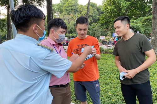 Nam sinh ở TP.HCM bị phạt 1,5 triệu vì không đeo khẩu trang