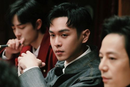 Diễn viên Trương Nhược Quân khởi kiện cha