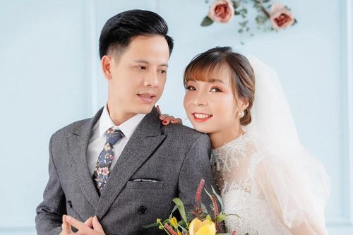 Nữ cầu thủ kết hôn với chàng tài xế của Liên đoàn Bóng đá Việt Nam
