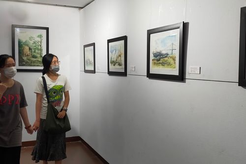 Triển lãm ký họa 'Đà Nẵng những ngày sau giải phóng và hôm nay'