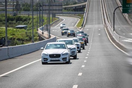 Khách hàng Jaguar Land Rover trải nghiệm dịch vụ lưu động tại Quảng Ninh và Đà Nẵng
