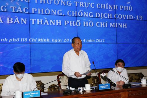 Phó Thủ tướng Thường trực kiểm tra công tác phòng chống dịch tại TPHCM