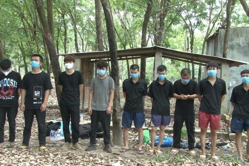 Bình Phước: 9 người Trung Quốc nhập cảnh trái phép vào Việt Nam âm tính lần 1 với Covid-19