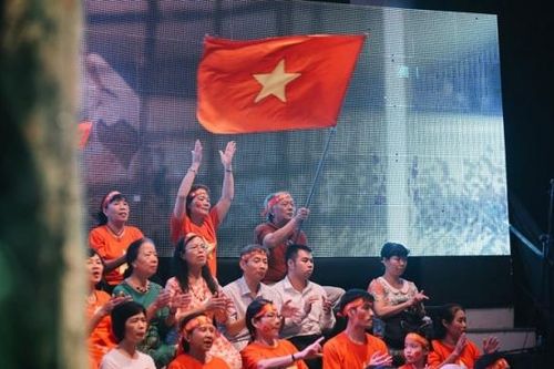Có một sân cỏ mãi thanh xuân