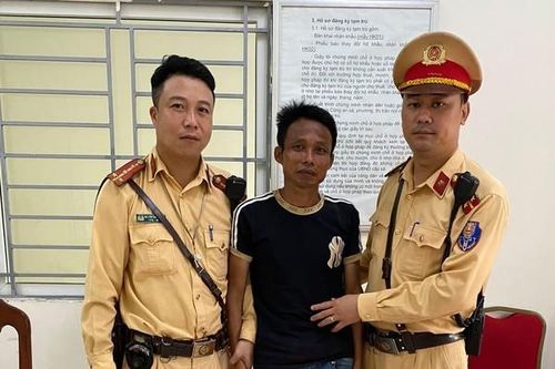 Người đàn ông trộm xe ở Thanh Hóa ra Hà Nội bị CSGT bắt giữ