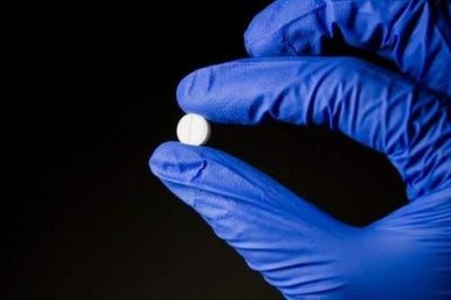 Pfizer sắp ra thuốc uống trị COVID 'thay đổi cuộc chơi'