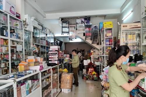 Đà Nẵng: Tạm giữ gần 4.500 sản phẩm không có hóa đơn hợp lệ, nghi giả mạo hàng hiệu