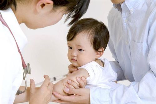 Liều tiêm vắc xin quai bị bao gồm mấy mũi? Tiêm cách nhau bao lâu?