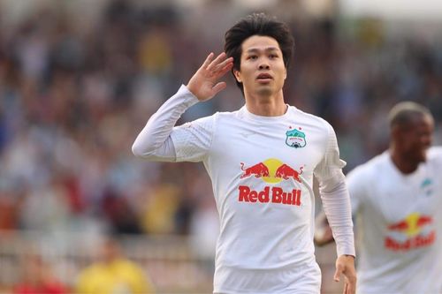 Công Phượng, Minh Vương nổ súng, HAGL độc chiếm ngôi đầu V-League