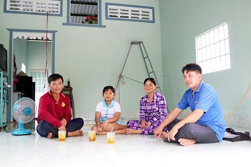 Ấm áp những căn nhà khăn quàng đỏ