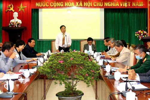 Cung cấp thông tin cho những người ứng cử xây dựng chương trình hành động