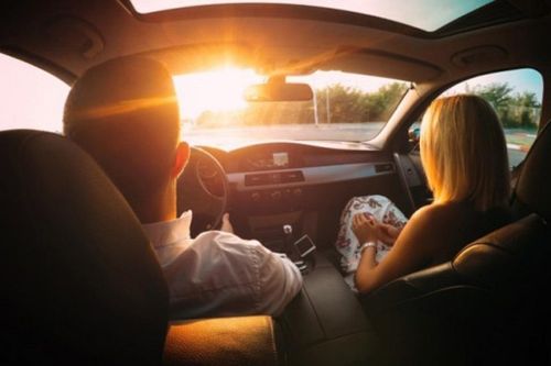 Những cách giảm thiểu chói mắt vì nắng khi lái xe