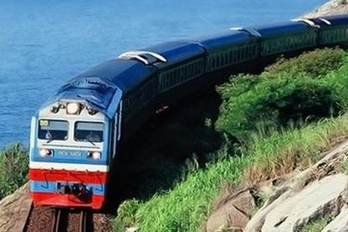 Đường sắt tiếp tục tăng đoàn tàu phục vụ cao điểm 30/4 và 1/5