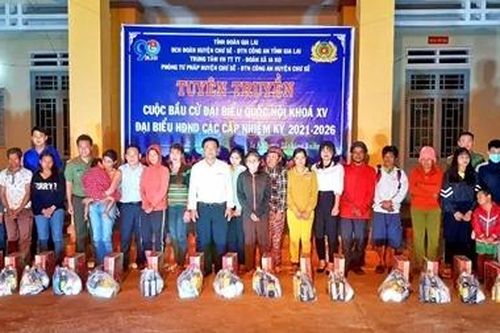 Phát huy vai trò người có uy tín trong tuyên truyền bầu cử