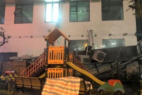 Giàn điều hòa ở chung cư Hà Nội đổ sập xuống sân chơi trẻ em: Chủ đầu tư nói gì?