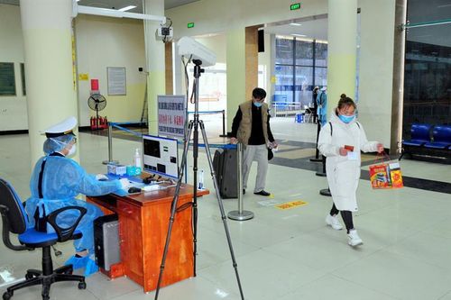 Lo dịch COVID-19, Công an TP.HCM siết chặt kiểm soát các cơ sở lưu trú