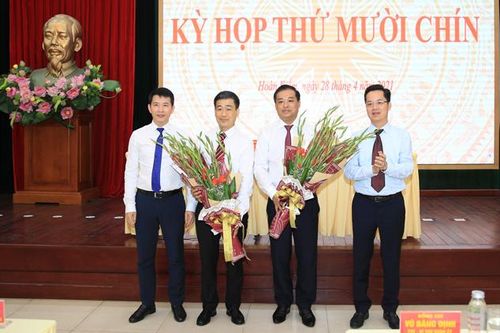 Đồng chí Nguyễn Quốc Hoàn được bầu giữ chức Phó Chủ tịch UBND quận Hoàn Kiếm