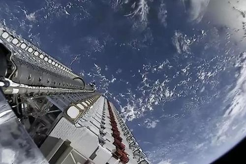 SpaceX được triển khai thêm gần 3.000 vệ tinh ở quỹ đạo tầng thấp