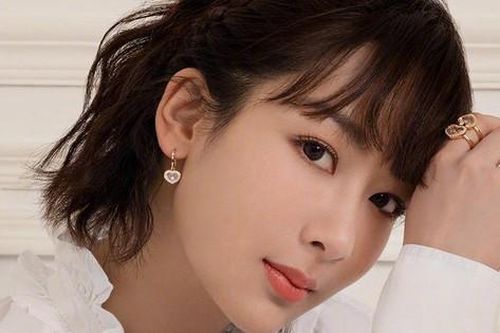 Vừa được làm đại sứ thương hiệu cho hãng trang sức xa xỉ, Dương Tử đã nhận về 'trái đắng'