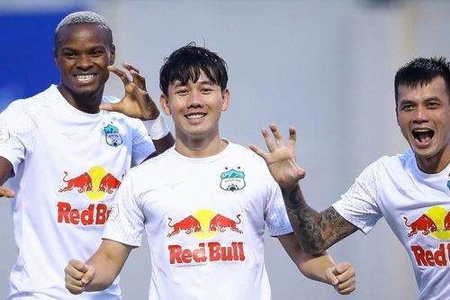 HAGL đuổi kịp Nam Định về số bàn thắng
