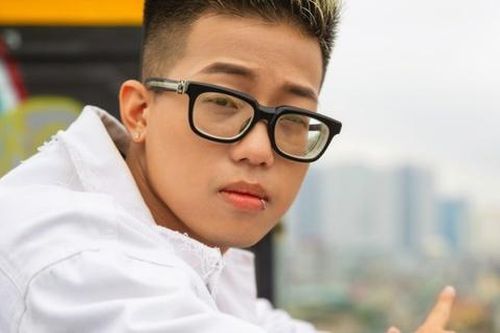 Rap Việt: 'Loại thí sinh có kinh nghiệm vì quên lời, sai nhạc'