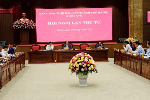 Ban Chấp hành Đảng bộ TP Hà Nội thảo luận về công tác cán bộ: Đề nghị có cơ chế rõ ràng quan tâm đến 'đầu vào' cán bộ