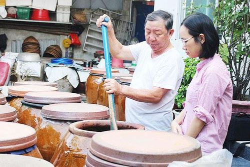 Sống dậy nghề nước mắm Nam Ô