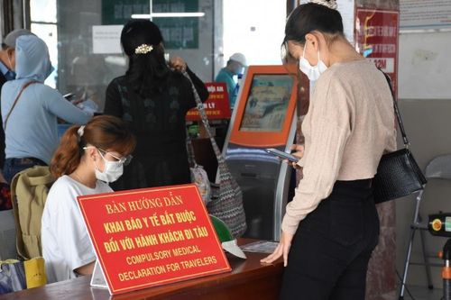 Khách du lịch thực hiện nghiêm thông điệp 5k khi đến Đà Nẵng
