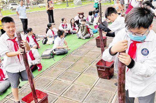 Tạm dừng tuyển sinh lớp 6 chương trình thí điểm đào tạo song bằng