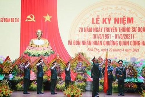 Đại tướng Lương Cường dự Lễ kỷ niệm 70 năm truyền thống của Sư đoàn 316, Quân khu 2