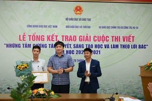 'Chuyện về thầy giáo thiết kế máy đun nước cho học sinh' đoạt giải nhất cuộc thi