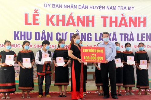 Phó Chủ tịch Quốc hội Nguyễn Đức Hải dự Lễ Khánh thành Khu dân cư Bằng La
