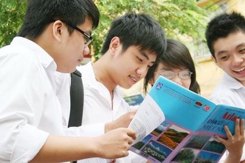Cô giáo trường Quốc học Huế mách nước giành trọn vẹn điểm phần bảng biểu môn Địa lý