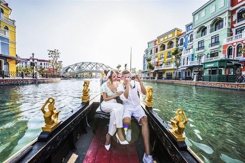 'Tình bể bình' với hành trình du ngoạn kênh đào Venice – sắc Ý giữa lòng Đảo Ngọc