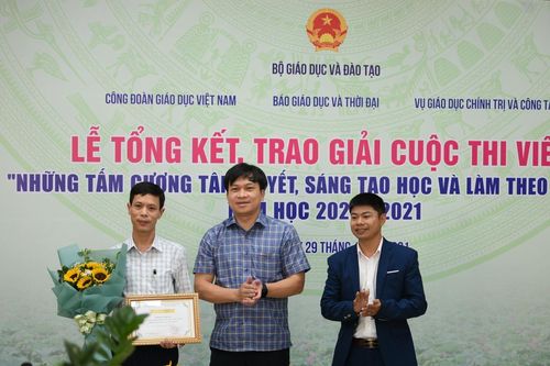 Những tình huống đời thực bước vào trang viết