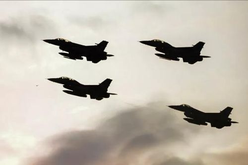 Cựu quan chức Mỹ: 'NATO sẽ không thể sánh được với sức mạnh quân sự của Nga'