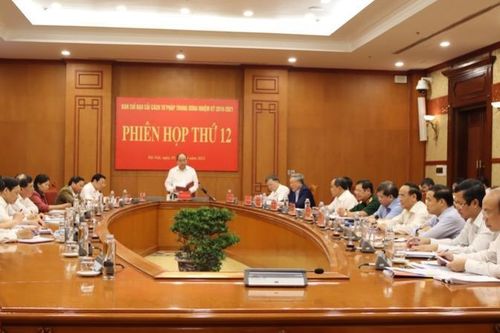 Chủ tịch nước Nguyễn Xuân Phúc: Đào tạo nhân lực pháp luật với mục tiêu cao hơn, sâu sắc hơn