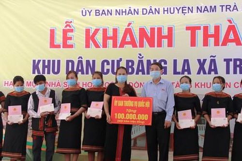 Phó Chủ tịch Quốc hội dự khánh thành khu dân cư cho dân vùng sạt lở Trà Leng