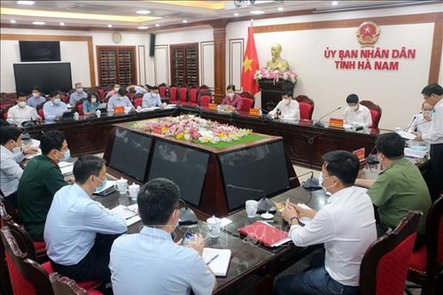 Bộ trưởng Bộ Y tế kiểm tra, chỉ đạo công tác phòng, chống dịch tại Hà Nam