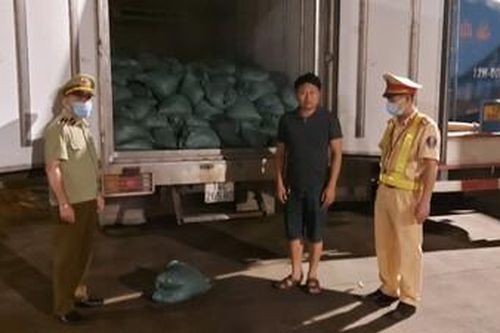 Quảng Ninh: Thu giữ 4,5 tấn xương chân gà
