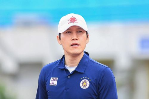 HLV Hà Nội FC: 'Vali của tôi còn chưa dỡ hết đồ ra ngoài'
