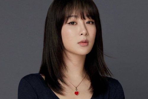 Dương Tử trờ thành đại sứ thương hiệu trang sức cao cấp dấy lên nhiều nguồn ý kiến trái chiều